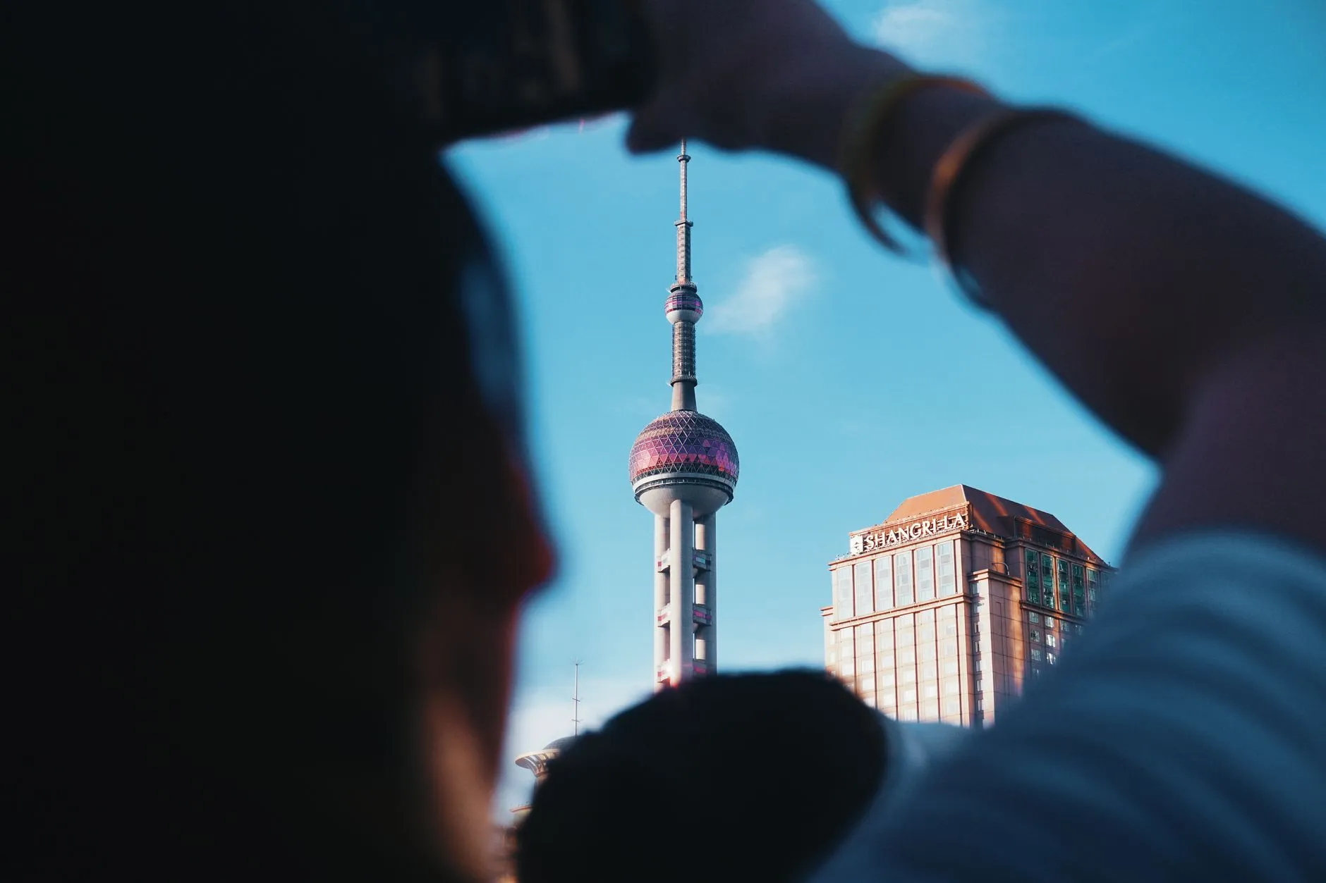 2025年服装鞋帽与箱包皮具电商零售行业趋势分析