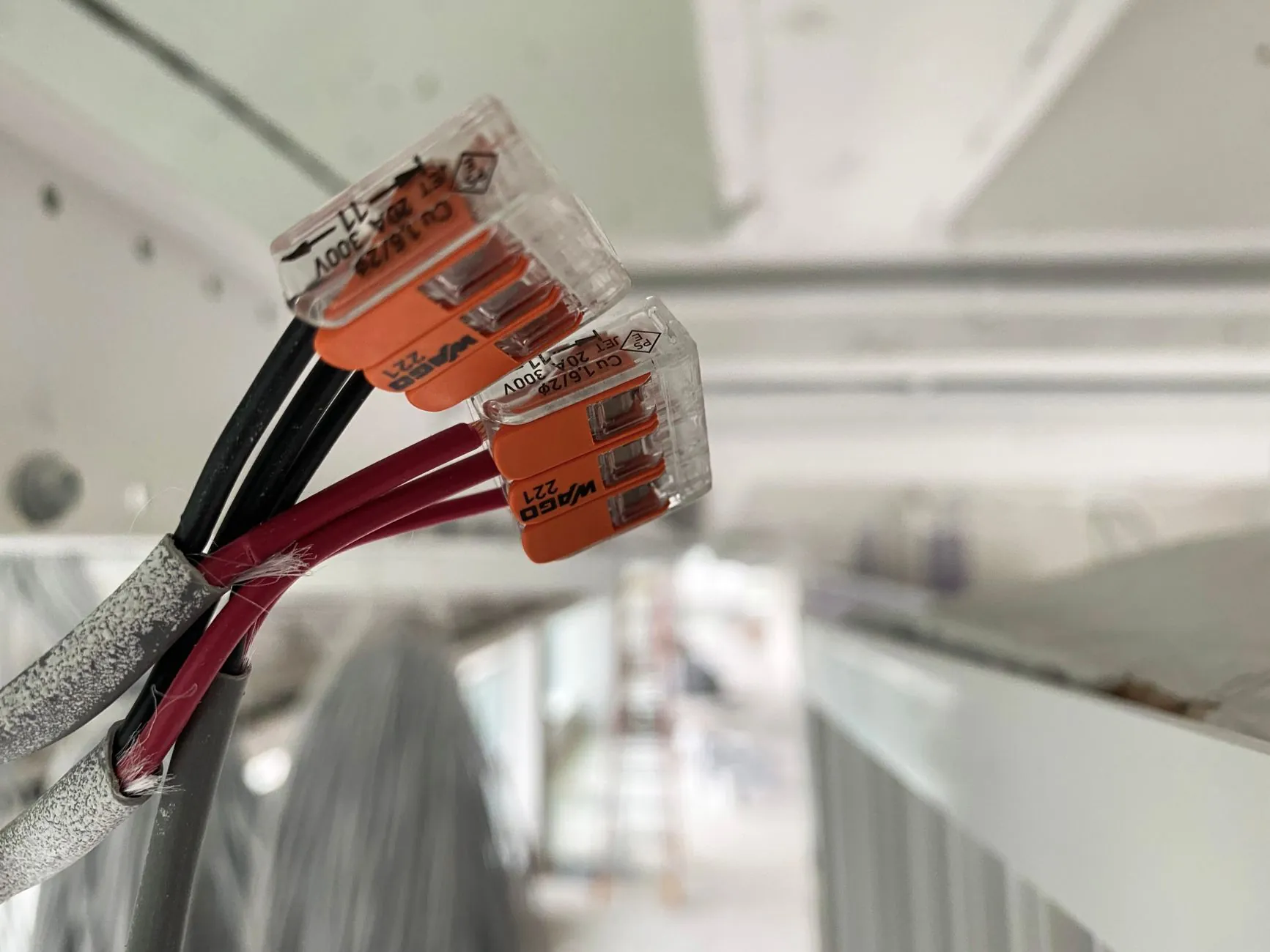 箱包皮具选购指南:材质、工艺与耐用性对比分析