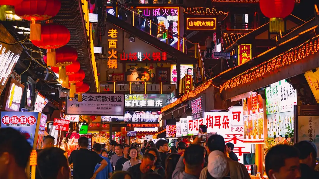 2024年服装鞋帽与箱包皮具市场热销款型趋势分析