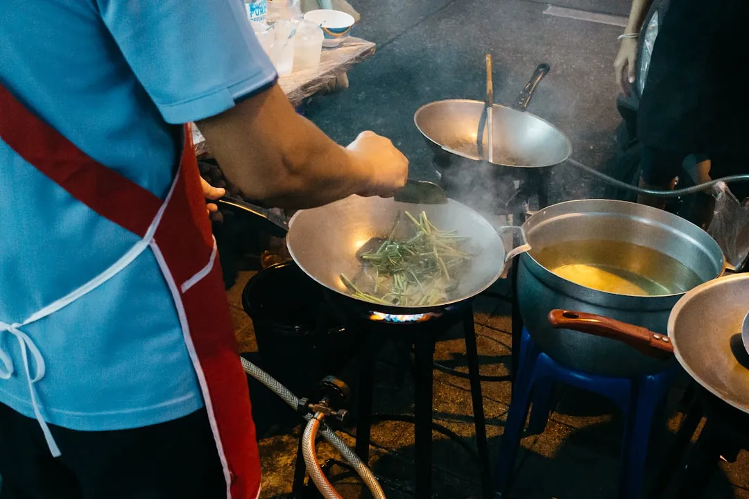 箱包皮具产品材质对比：头层牛皮与环保PU的耐久性分析